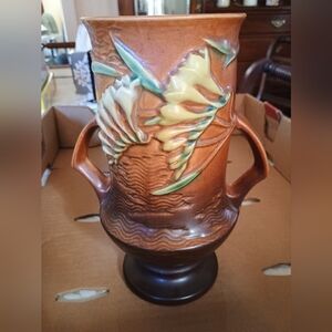Roseville Pottery Double Handled Vase Tangerine Freesia Floral 123-9